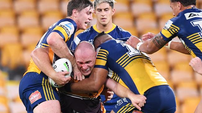 Matthew Lodge takes a hitup in his first game back from an ACL injury. Picture: Getty