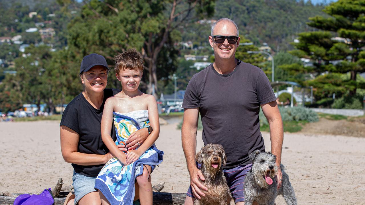 Kate and Kelvin Agg with son Austin and dogs Ruffy and Remy at Kingston dog beach. Picture: Linda Higginson