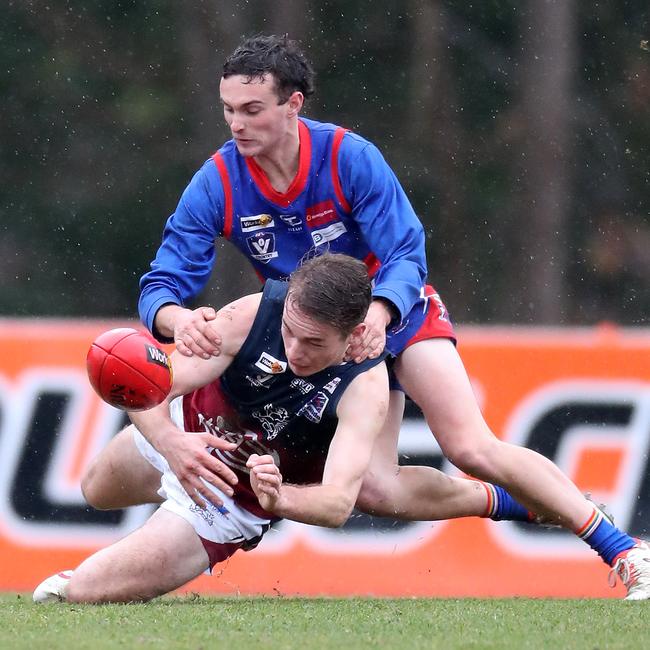 Gisborne beat Sandhurst by six points in a mid-season thriller at Gisborne.