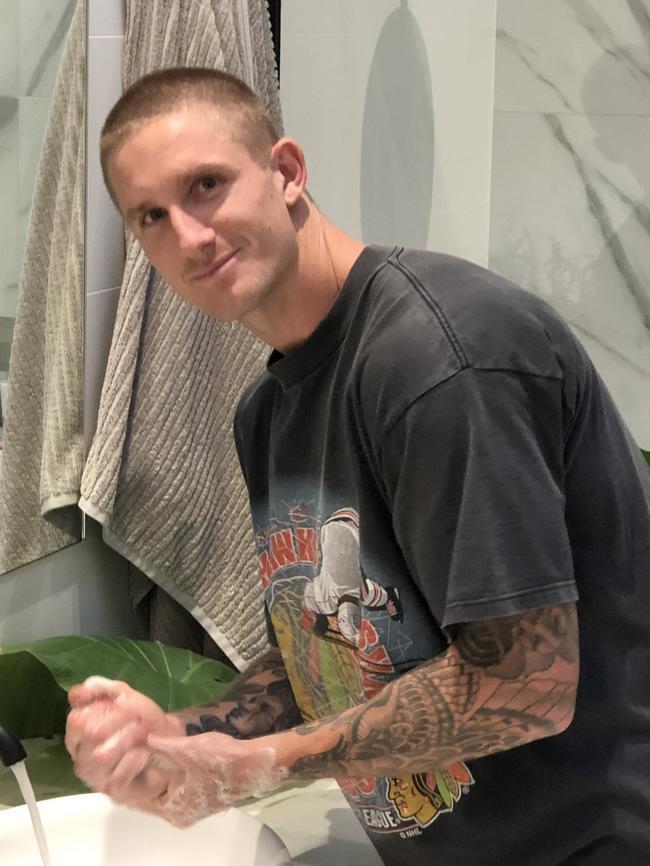 Port Adelaide Vice-Captain Hamish Hartlett demonstrates thorough hand washing technique, one of several measures we should all be following to prevent the spread of COVID-19.