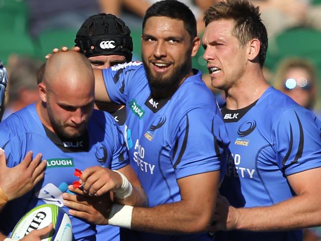 The Force celebrate during the Round 7 Super Rugby match between the Western Force and the Southern Kings at NIB Stadium in Perth, Sunday, April 9, 2017. (AAP Image/Richard Wainwright) NO ARCHIVING, EDITORIAL USE ONLY