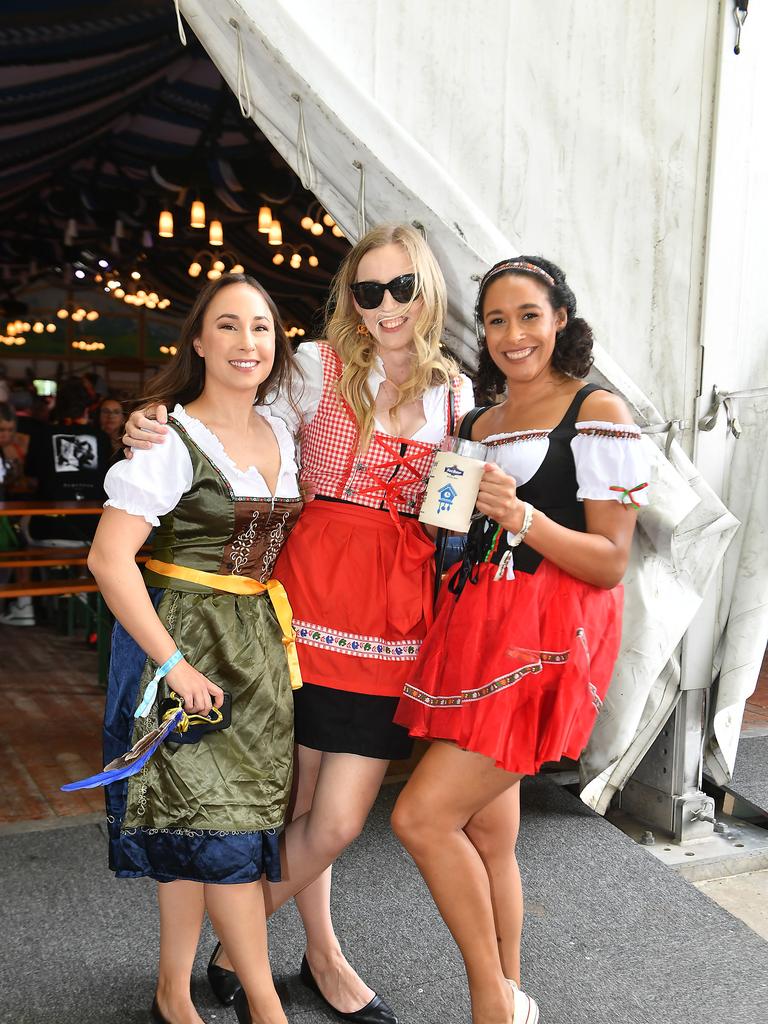 60 Photo Gallery Of All The Wonderful German Outfits And Smiling