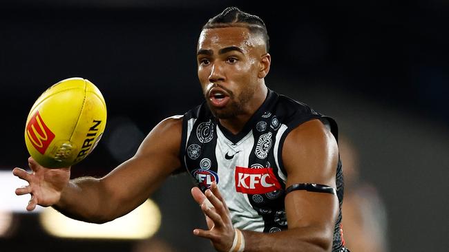 MELBOURNE, AUSTRALIA - JULY 07: Isaac Quaynor of the Magpies in action during the 2023 AFL Round 17 match between the Western Bulldogs and the Collingwood Magpies at Marvel Stadium on July 7, 2023 in Melbourne, Australia. (Photo by Michael Willson/AFL Photos via Getty Images)