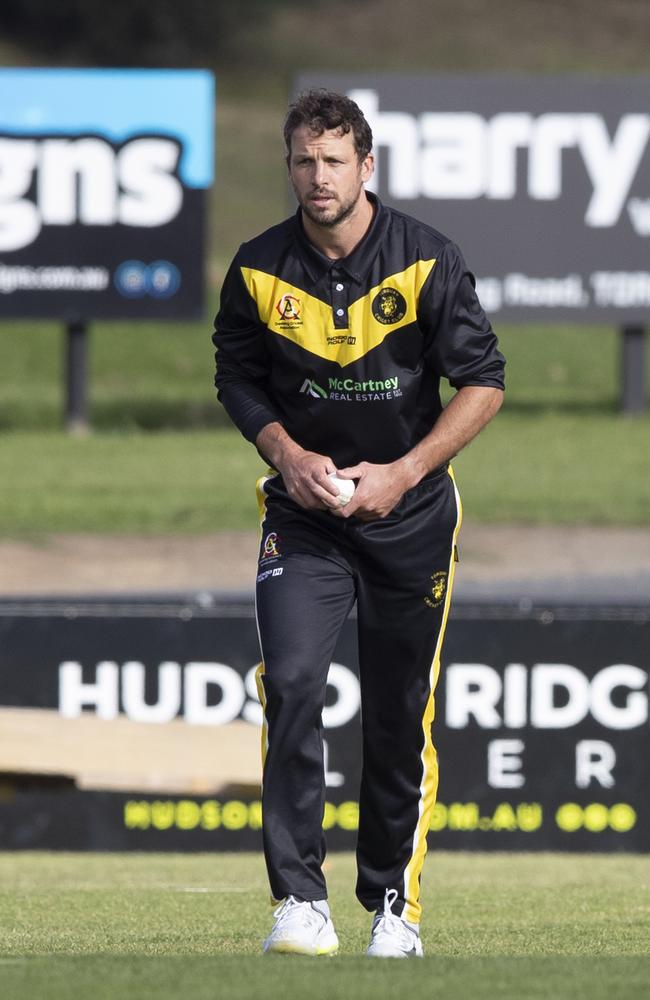 Travis Boak bowling. Picture: Alan Barber