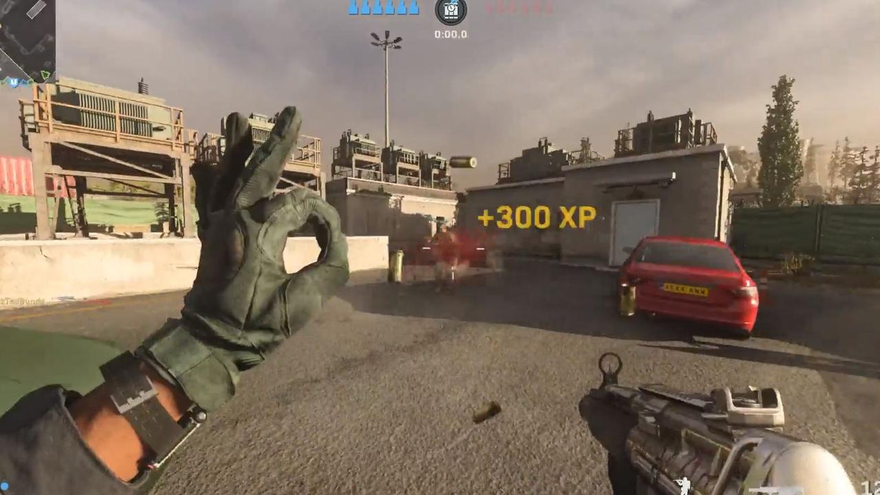 A gamer performs a trickshot to end a round in Call of Duty. Picture: Reddit