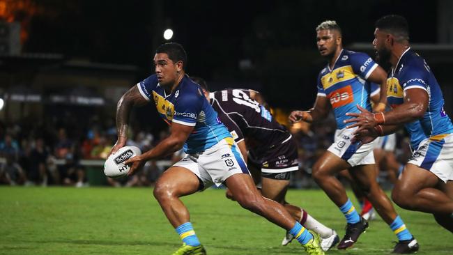 Gold Coast Titans hooker Erin Clark shapes to pass in a pre-season trial against Burleigh Bears at Pizzey Park. February 20, 2021. Photo Jason O'Brien