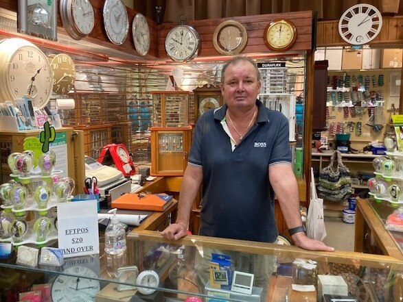 Central Qld businessman fraudster cons victims out of prized possessions