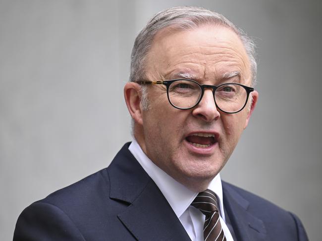 CANBERRA, AUSTRALIA  - NewsWire Photos - November 29, 2024:  Prime Minister Anthony Albanese, Federal Treasurer Jim Chalmers and Senator Katy Gallagher hold a press conference at Parliament House in Canberra. Picture: NewsWire / Martin Ollman