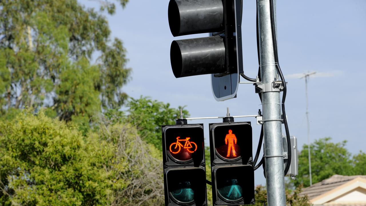 The Toowoomba Regional Council will start work installing traffic lights at a busy intersection.