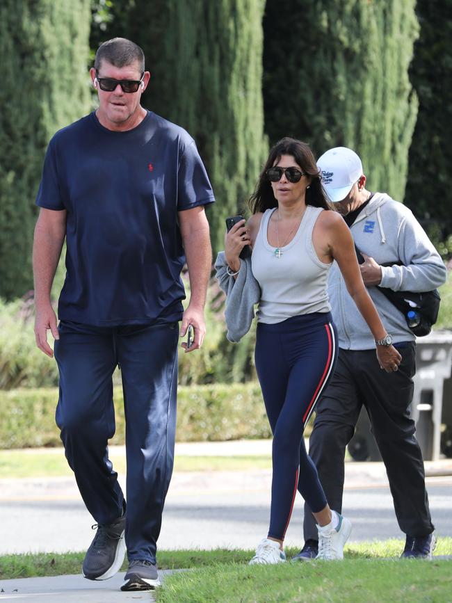 A slimmer Packer walking in Beverly Hills, in LA, with Meares. Picture: ROL-Globo/X17online.com