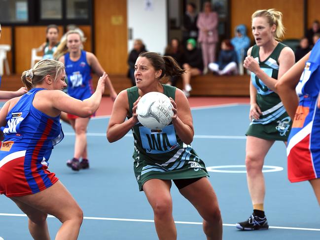 Ally Matheson for Ammos. Queenscliff v Geelong Amateur Netball