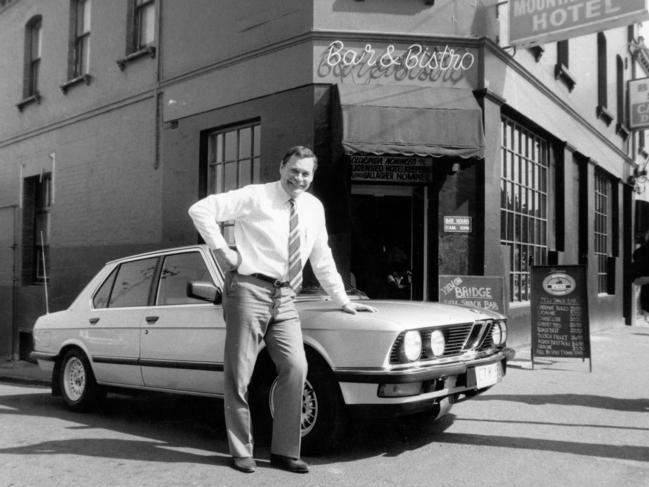 Barassi was enjoying the quieter life as publican at the Mountain View Hotel, just a couple of drop punts from the MCG.