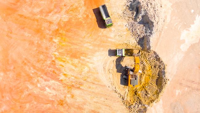 Heavyweight's closure of uranium mine in Saskatchewan has ASX investors bullish minnows.