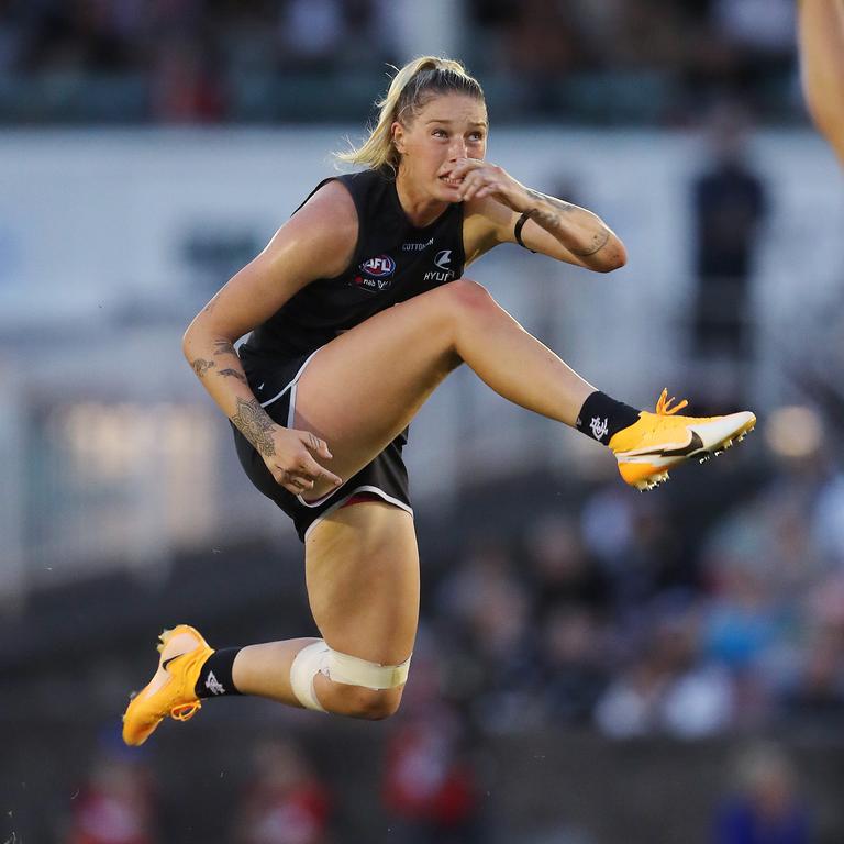 Aflw News Tayla Harris Left Carlton Training To Post On Instagram The Advertiser