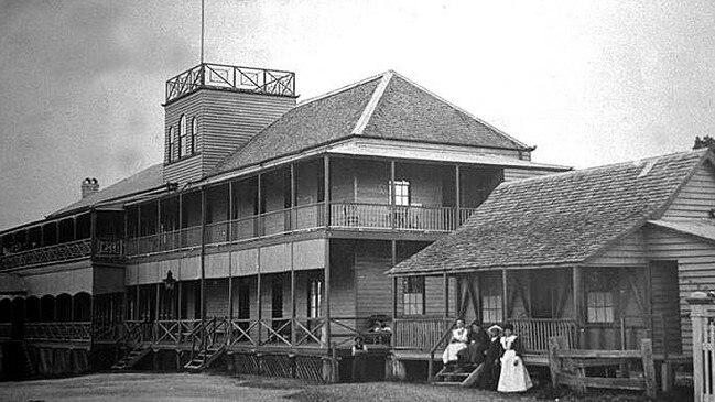 The first Pacific Hotel, Southport built in 1878 by Thomas Hanlon. Picture: Gold Coast Local Studies Library.