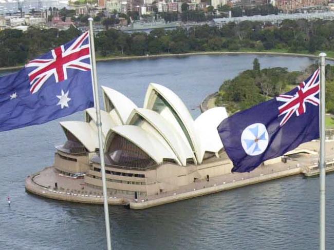 04 Jul 2001 Queensland flag raised on Sydney Harbour Bridge, after Qld's State of Origin rugby league win. PicBrad/Newman aerials travel nsw bridges opera house buildings