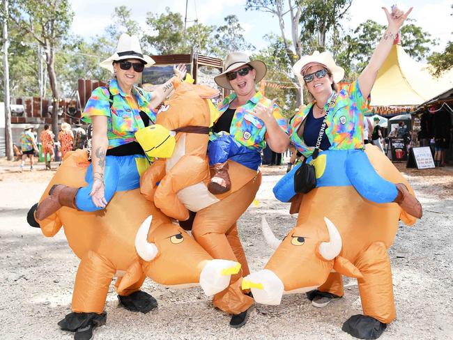 Jess Emmans, Les Smith and Deb Hay at Gympie Music Muster. Picture: Patrick Woods.