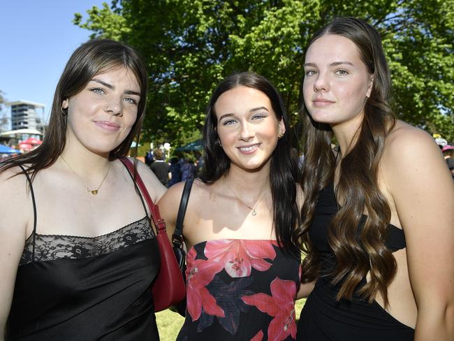 Apiam Bendigo Cup was held at Bendigo Racecourse, Bendigo, Victoria, on Wednesday, October 30th, 2024. Pictured enjoying the horse racing carnival are Sienna, Taylor, Sasha. Picture: Andrew Batsch