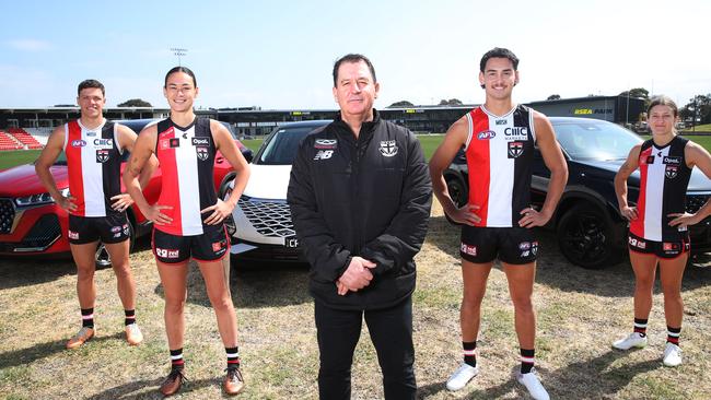St Kilda coach Ross Lyon and players. Picture: David Crosling