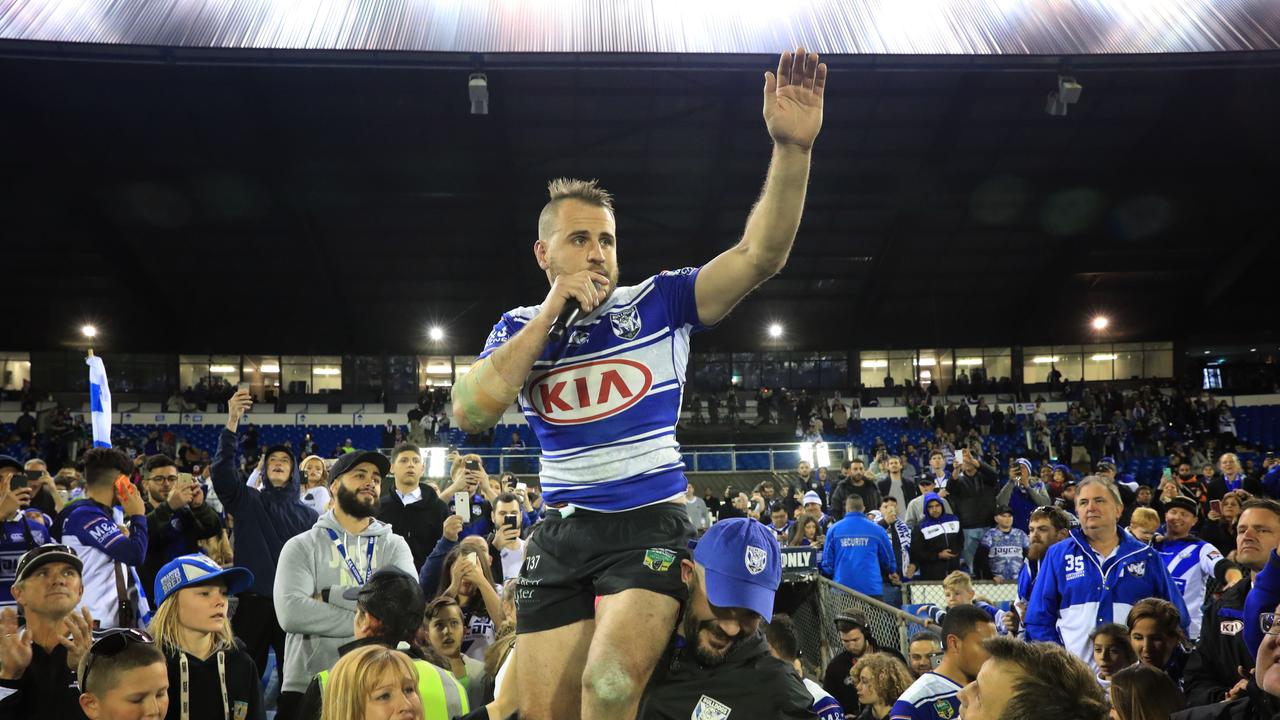 Josh Reynolds farewells the Bulldogs crowd. Pic Mark Evans.