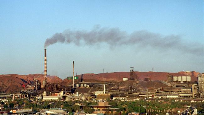 PIRATE: Aerial view of MIM Mt Isa copper mine smelter 15 Sep 1999. mining industry /Industry /Mineral/resources
