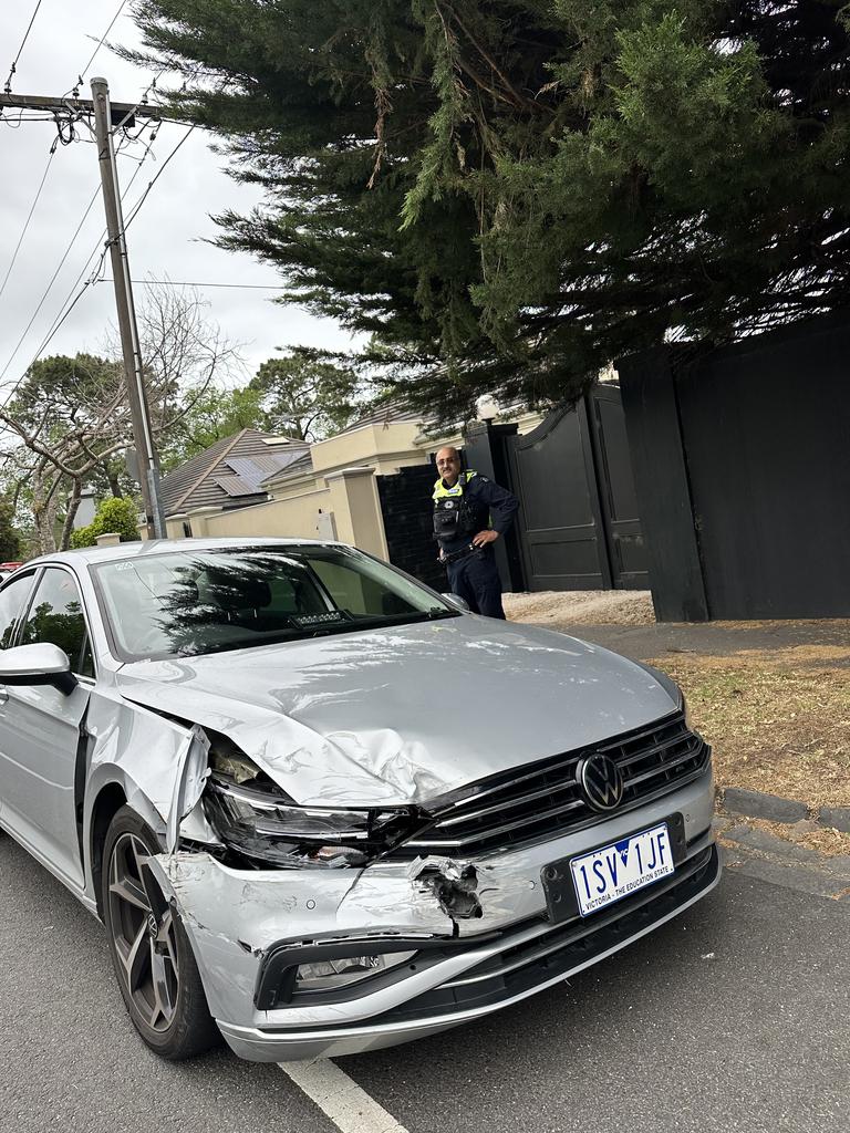 Rogue ute driver sparks police chase through Fawkner Park, Elsternwick ...