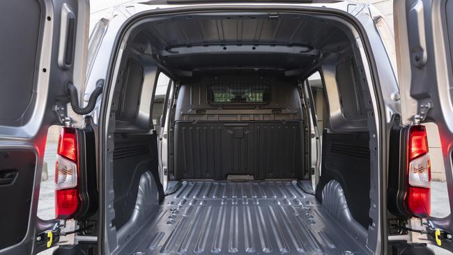 Rear barn doors and two side doors make access to the back of the Peugeot e-Partner simple.