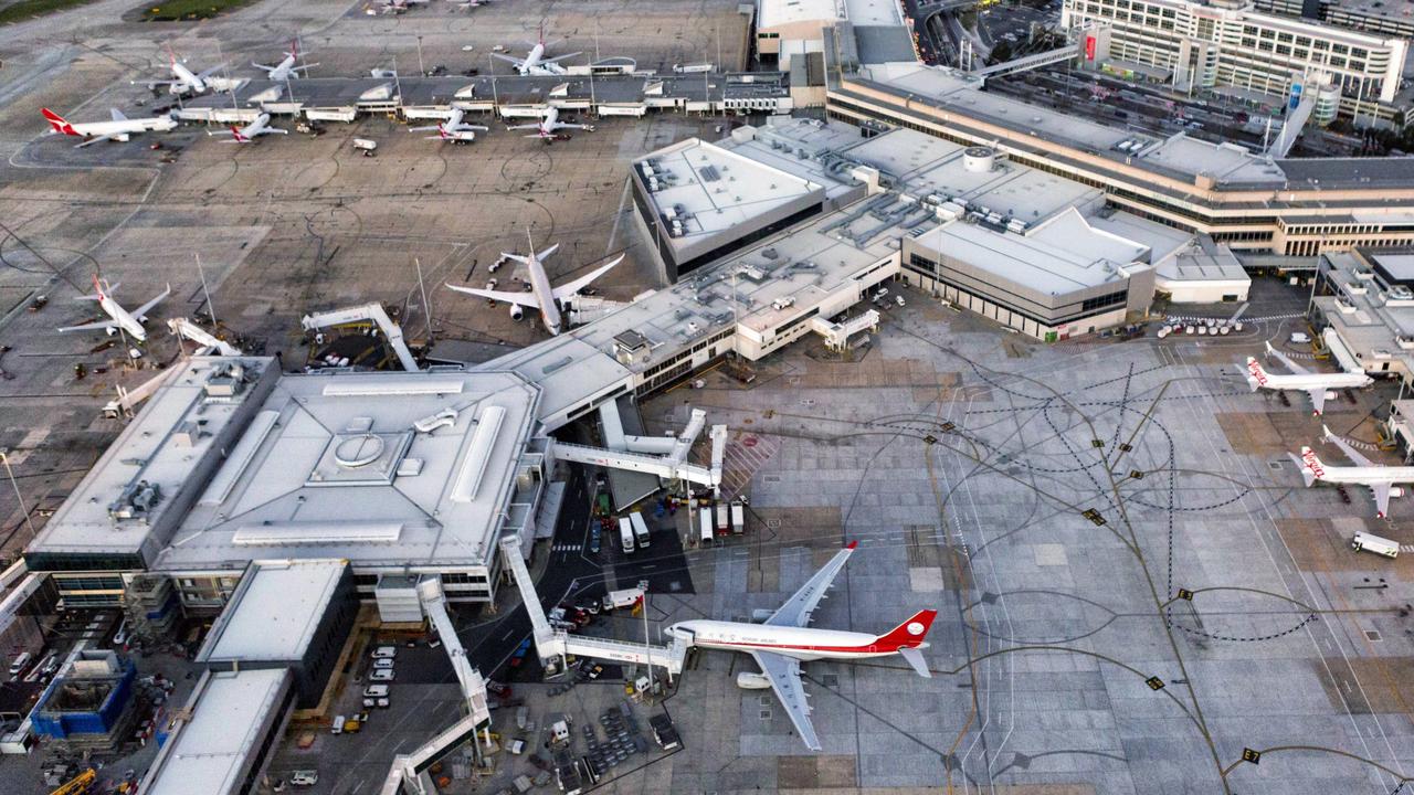 Dexus turbulence as heavyweights demand airport selldown