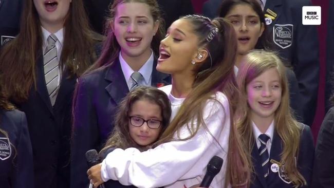 Ariana Grande Concert One Love Show At Manchester Top 5 Most Heart Wrenching Moments Daily 3064