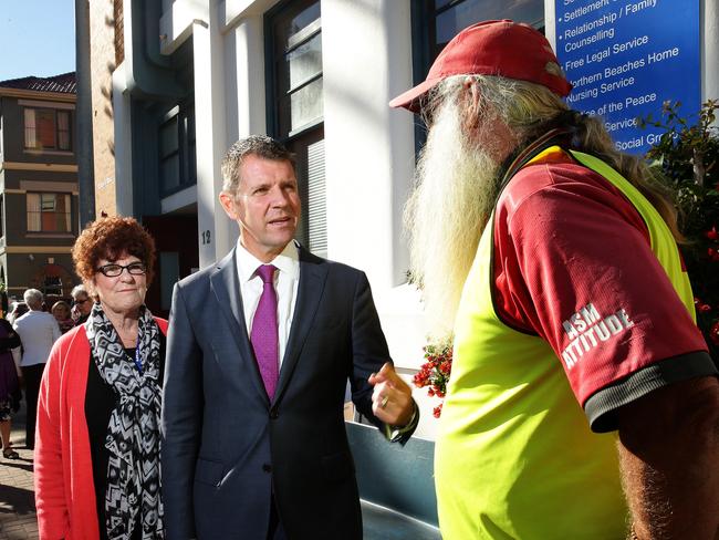 Premier Mike Baird speaks with some volunteers in Manly.