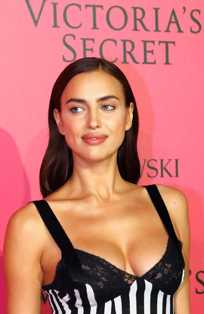 Irina shayk store pregnant victoria secret