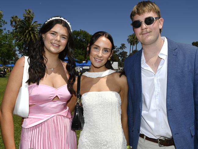 Apiam Bendigo Cup was held at Bendigo Racecourse, Bendigo, Victoria, on Wednesday, October 30th, 2024. Pictured enjoying the horse racing carnival are Izzy, Sophie and Jedd. Picture: Andrew Batsch