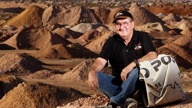 Outback postie Peter Rowe has been living in Coober Pedy since 1967.