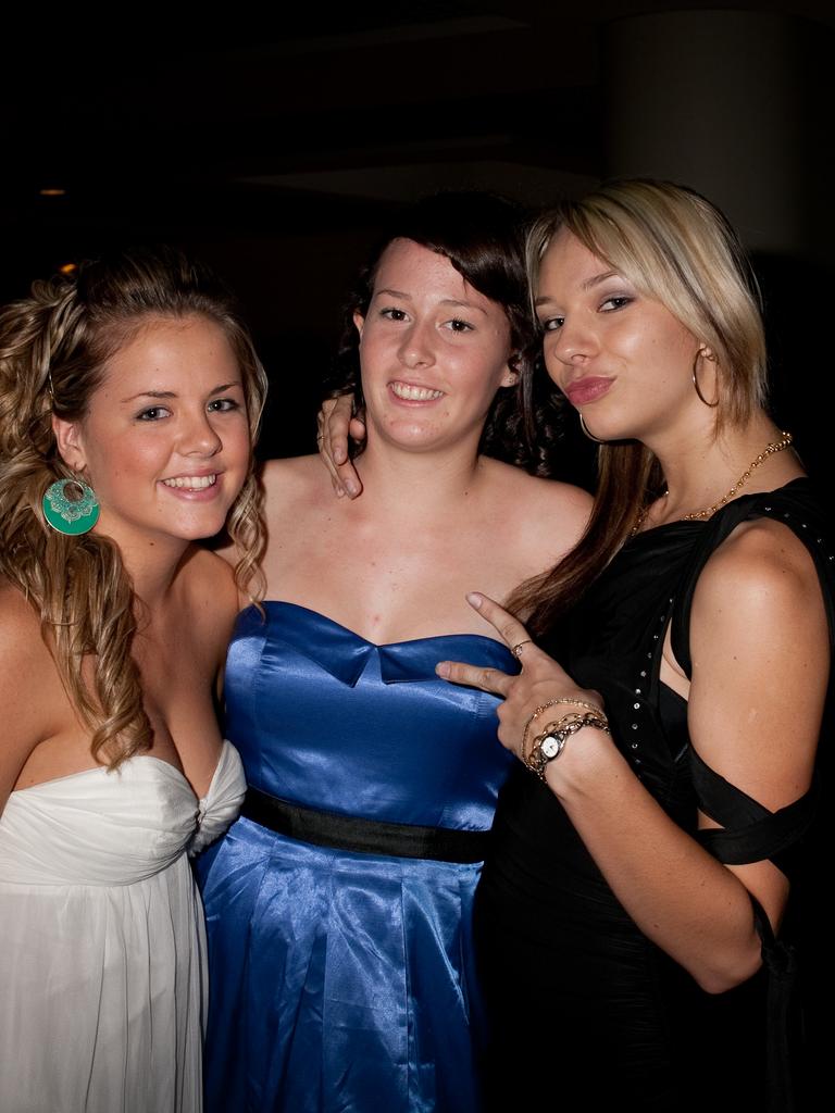 Courtney Flynn, Jess Bliss & Stevie Dee at the Taminmin High Formal.