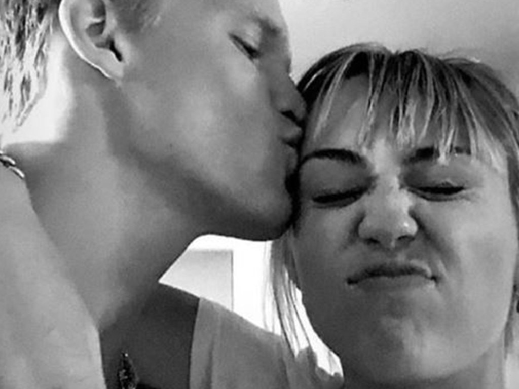 Simpson and Cyrus have shared loved-up photos on social media. Picture: Instagram