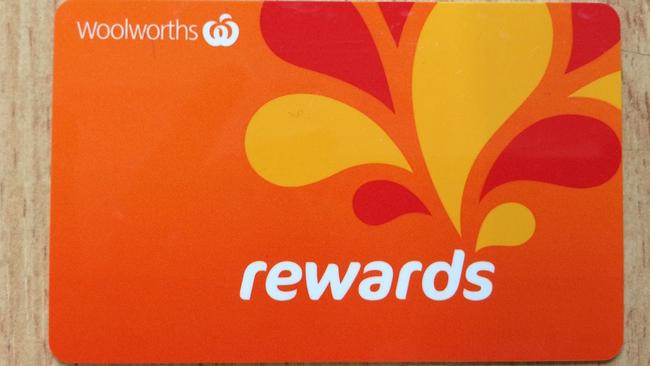 Woolworths Rewards members have taken sides over whether it’s OK to ask someone if you can scan your card on their groceries.