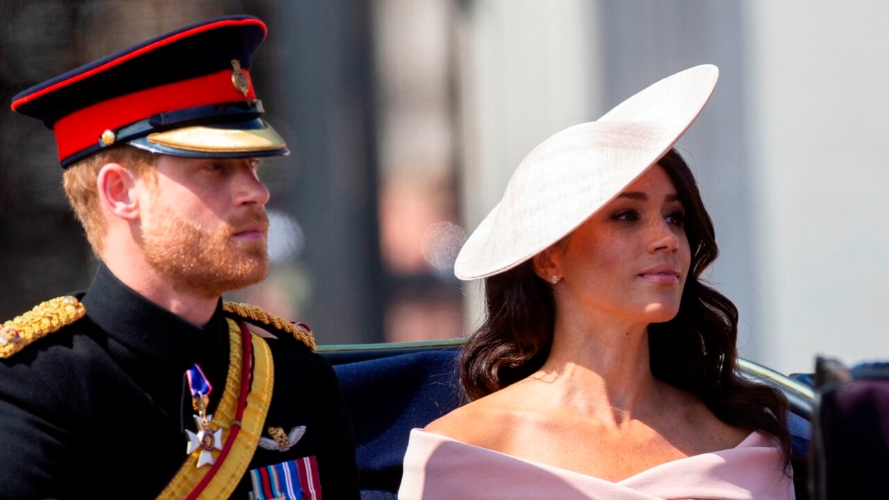 Queen gives Sussexes blessing following 'constructive' talks