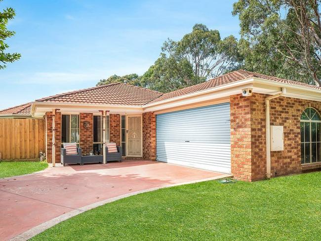 6 Parkwood Avenue, Narre Warren South, Vic 3805 - for herald sun real estate