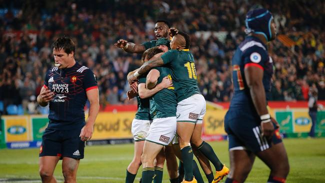 South Africa returned to winning ways against France.