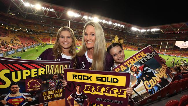 Isabella Smith (11), Jacqueline Smith, Evelyn Smith (8) at Suncorp Stadium. Picture: Adam Head