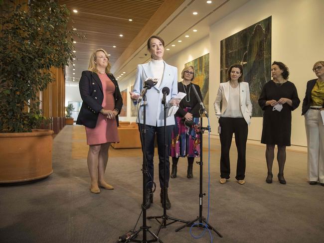 CANBERRA, AUSTRALIA NewsWire Photos - AUGUST 04, 2022: Independents Zali Steggall and other teal independents spoke to media in Parliament House in Canberra. Left to right: Sophie Scamps, Kylea Tink, Zali Steggall, Zoe Daniel, Allegra Spender and Monique Ryan.Picture: NCA NewsWire / Gary Ramage