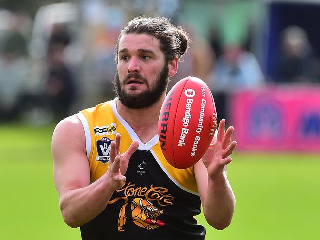 Kevin Lylak takes possession for Frankston YCW. Picture: Derrick den Hollander