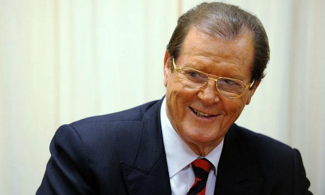 Roger-Moore-story1