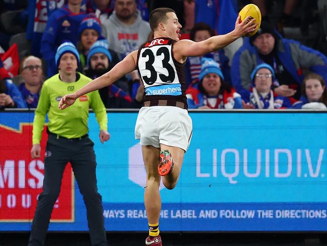MELBOURNE, AUSTRALIA - JUNE 05: Jack Ginnivan of the Hawks runs into an open goal during the round 13 AFL match between Western Bulldogs and Hawthorn Hawks at Marvel Stadium, on June 05, 2025, in Melbourne, Australia. (Photo by Morgan Hancock/Getty Images)