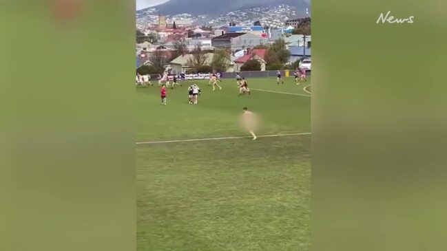 Streaker shocks crowds at North Hobart Oval on grand final day