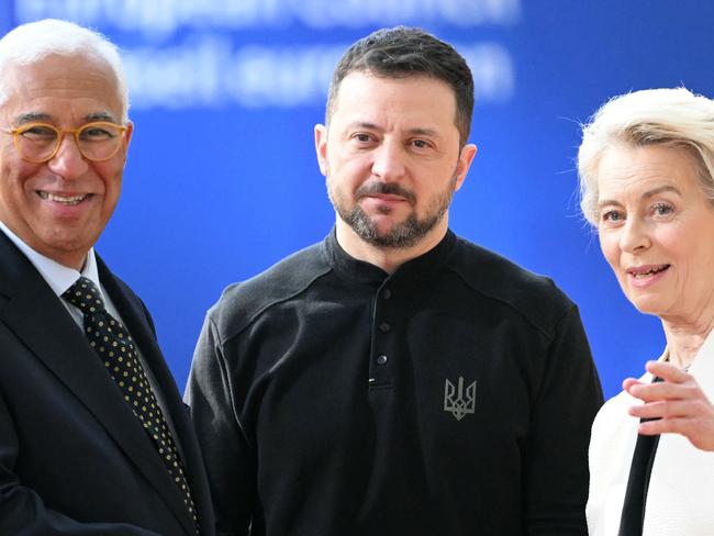 European Council President Antonio Costa (l) and European Commission President Ursula von der Leyen (r) greet Ukraine's President Volodymyr Zelensky in Brussels. Picture: AFP