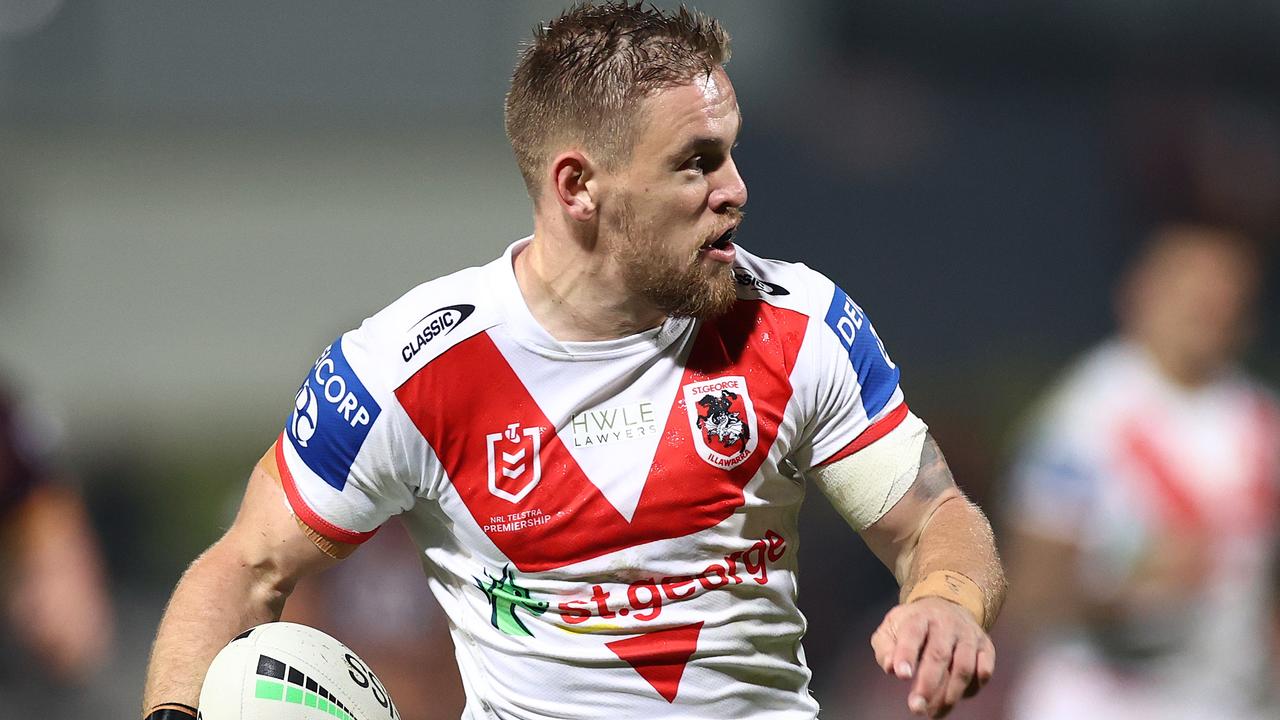 Matthew Dufty of the Dragons is on the move.