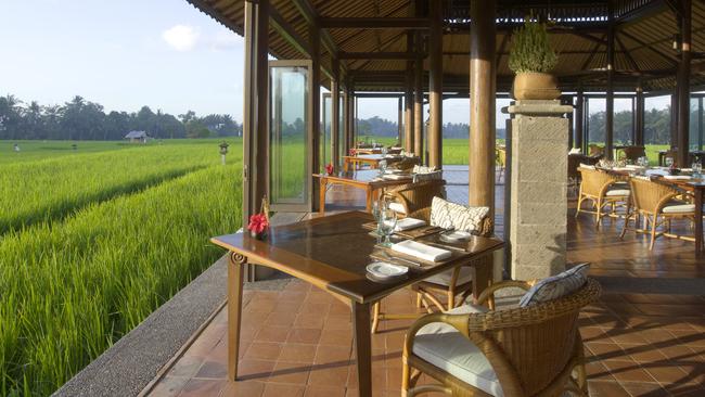 Bali Tempayan restaurant in Tanah Gajah.
