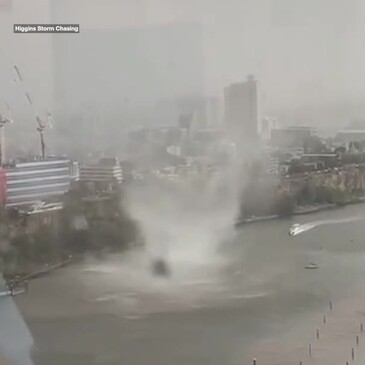 A very dangerous thunderstorm tears through Brisbane