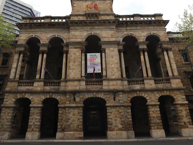 26.9.2017.Adelaide Looking Bare of Crows support. No posters or banners by Adelaide City Council.  pic tait schmaal.